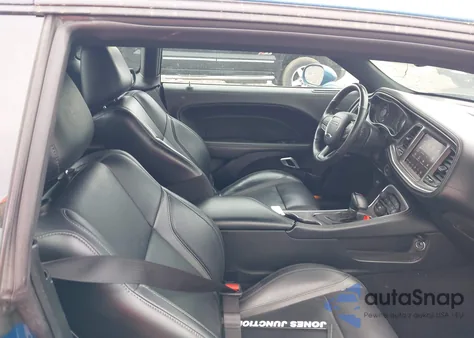 2022 Dodge Challenger Sxt z USA, uszkodzony, nr VIN 2C3CDZAG8NH205736